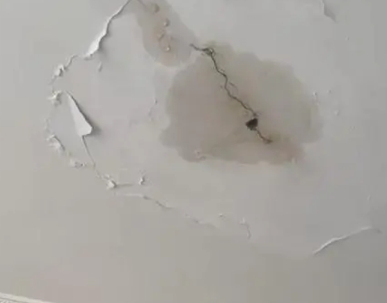 洛南阳台漏水维修公司分享下屋面防水工程质量问题原因分析